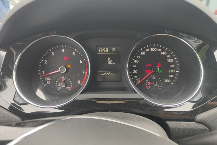 Used Volkswagen Sagitar 2017 230TSI Automatic Comfort Version Instrument Cluster