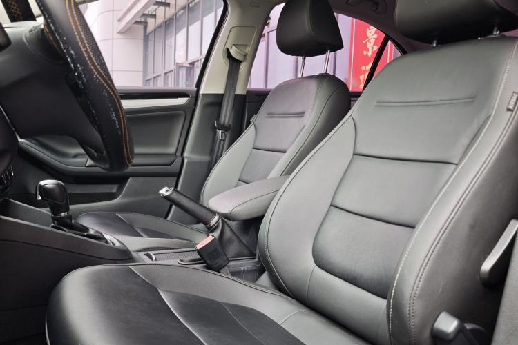 Used Volkswagen Sagitar 2017 1.6L Automatic Comfort Model Interior 2