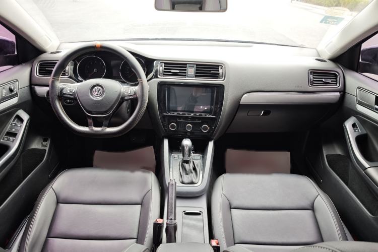 Used Volkswagen Sagitar 2017 1.6L Automatic Comfort Model Interior 3