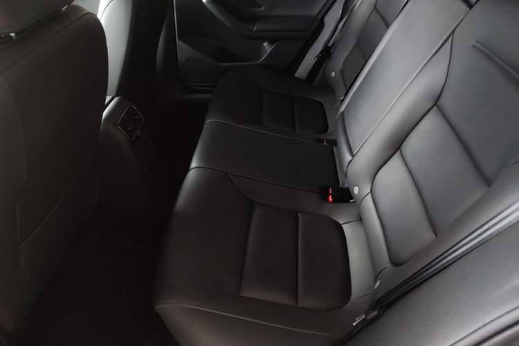Used Volkswagen Sagitar 2017 230TSI Automatic Comfort Version Left Rear Seat