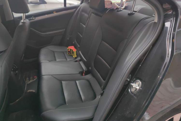 Used Volkswagen Sagitar 2017 230TSI Automatic Comfort Version Left Rear Seat
