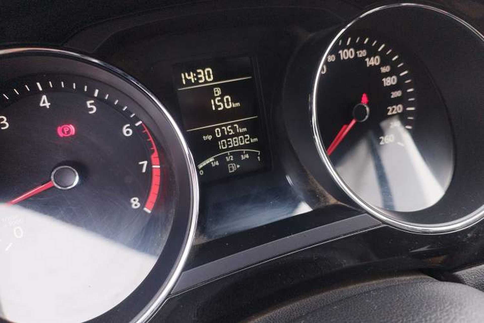 Used Volkswagen Sagitar 2017 1.6L Manual Comfort Model Odometer Close Up