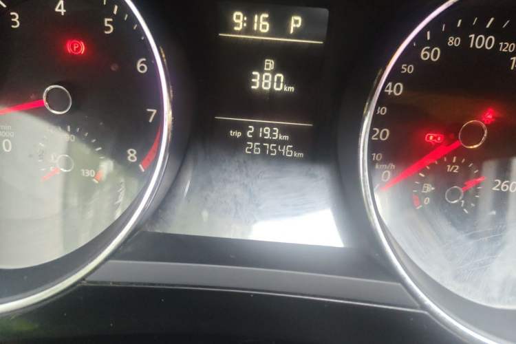 Used Volkswagen Sagitar 2017 230TSI Automatic Comfort Version Odometer Close Up