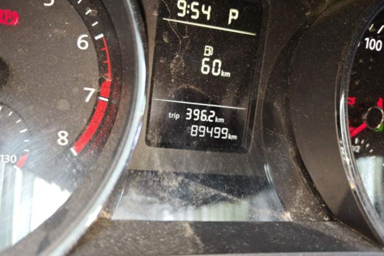 Used Volkswagen Sagitar 2017 230TSI Automatic Comfort Version Odometer Close Up