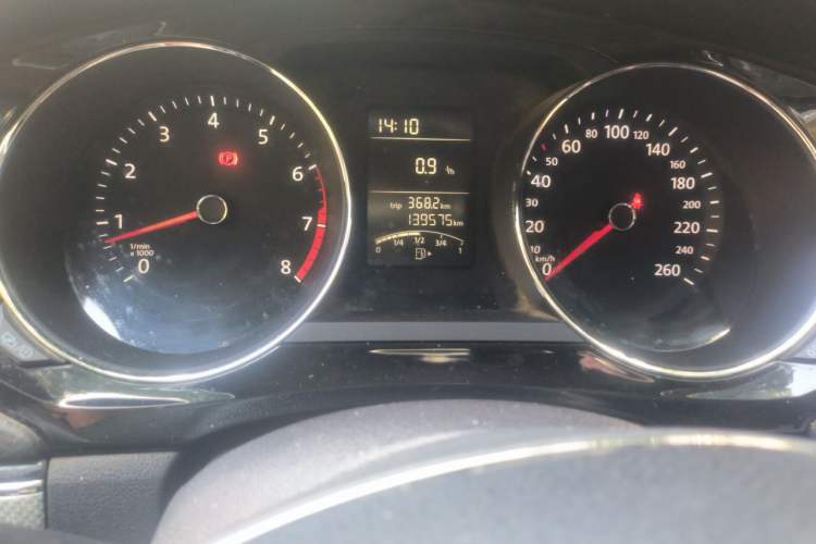 Used Volkswagen Sagitar 2017 1.6L Manual Comfort Model Odometer Close Up