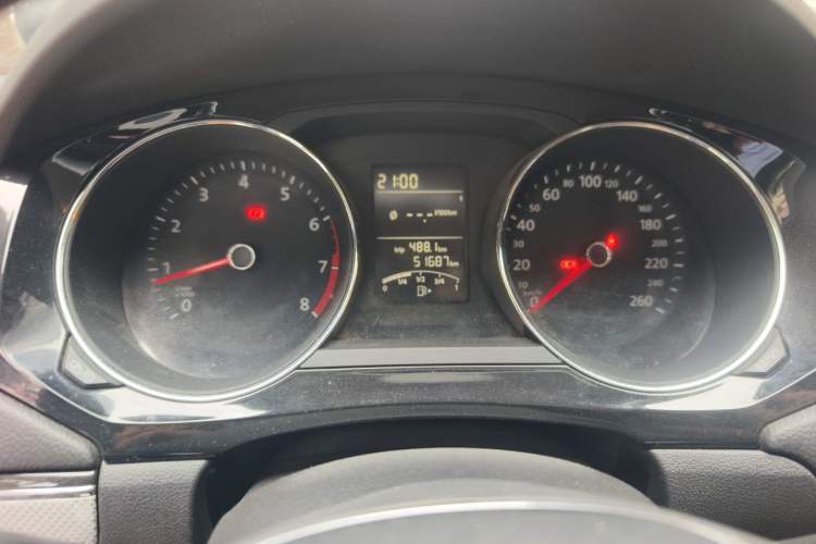 Used Volkswagen Sagitar 2017 1.6L Manual Comfort Model Odometer Close Up