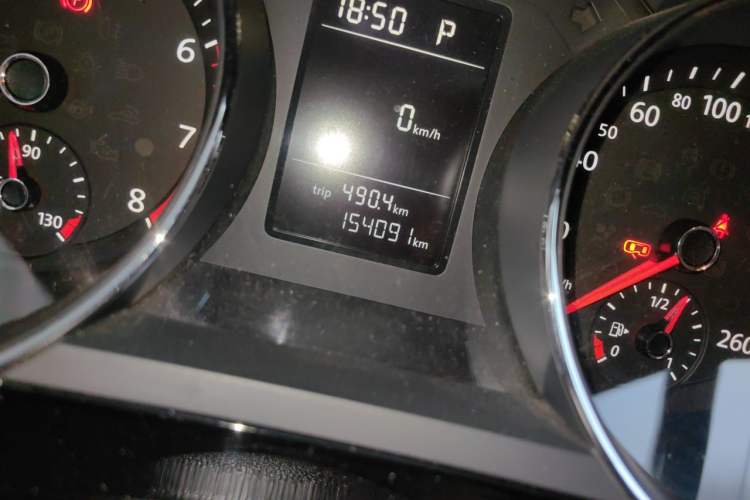 Used Volkswagen Sagitar 2017 230TSI Automatic Comfort Version Odometer Close Up