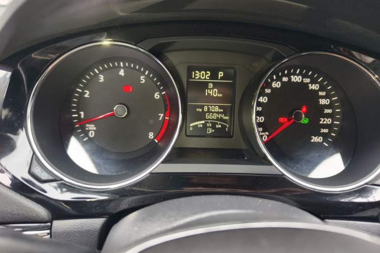 Used Volkswagen Sagitar 2017 1.6L Automatic Comfort Model Odometer Close Up
