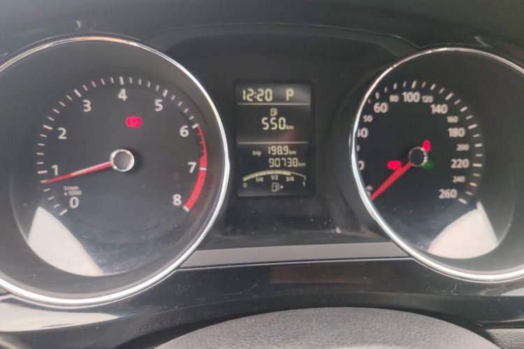 Used Volkswagen Sagitar 2017 1.6L Automatic Comfort Model Odometer Close Up