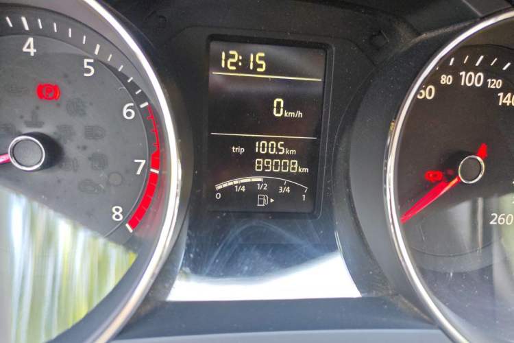 Used Volkswagen Sagitar 2017 1.6L Manual Comfort Model Odometer Close Up