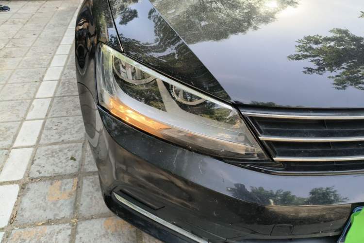 Used Volkswagen Sagitar 2017 1.6L Automatic Comfort Model Right Front Headlight