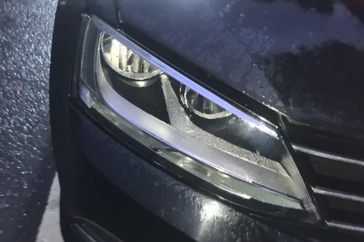 Used Volkswagen Sagitar 2017 1.6L Manual Comfort Model Right Front Headlight