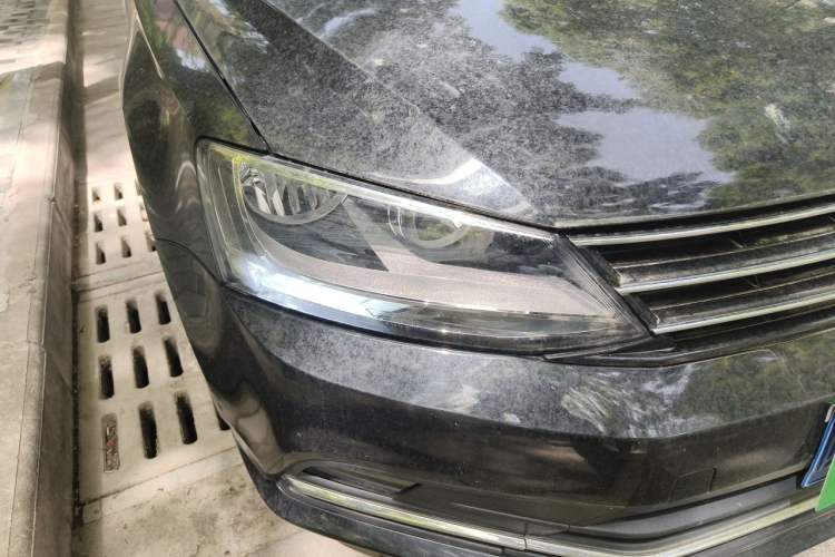 Used Volkswagen Sagitar 2017 1.6L Automatic Comfort Model Right Front Headlight