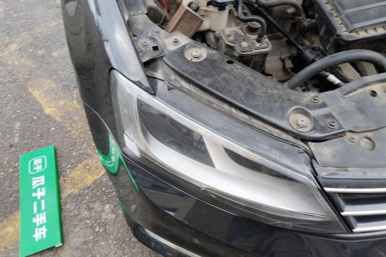 Used Volkswagen Sagitar 2017 1.6L Automatic Comfort Model Right Front Headlight