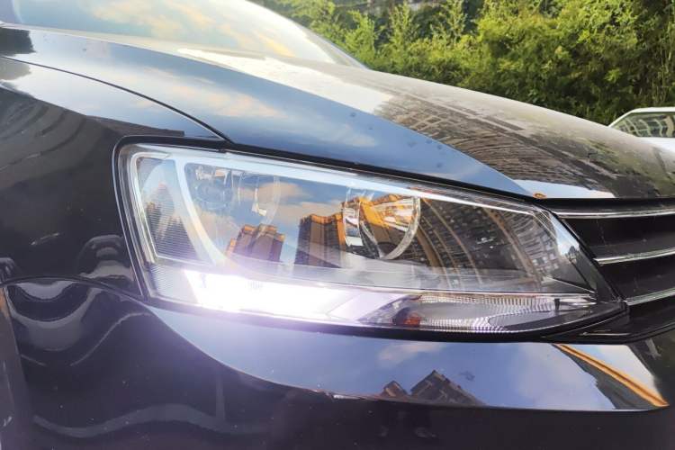 Used Volkswagen Sagitar 2017 1.6L Automatic Comfort Model Right Front Headlight