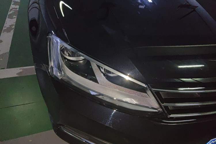 Used Volkswagen Sagitar 2017 1.6L Automatic Comfort Model Right Front Headlight