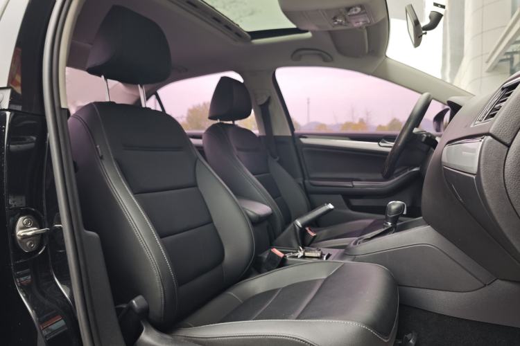 Used Volkswagen Sagitar 2017 1.6L Automatic Comfort Model Right Front Seat