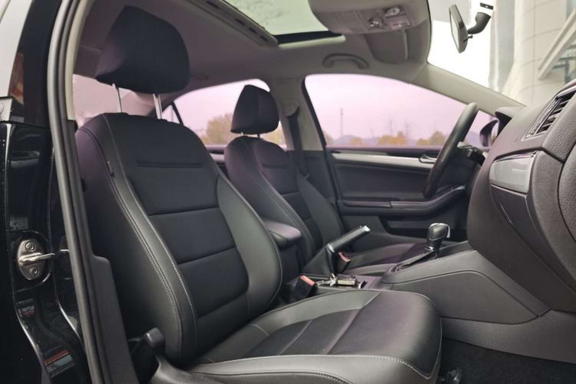 Used Volkswagen Sagitar 2017 1.6L Automatic Comfort Model Right Front Seat