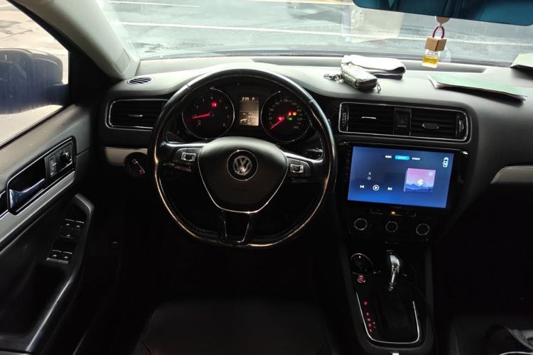 Used Volkswagen Sagitar 2017 1.6L Automatic Comfort Model Steering Wheel