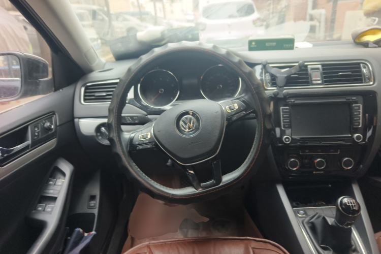 Used Volkswagen Sagitar 2017 1.6L Manual Comfort Model Steering Wheel
