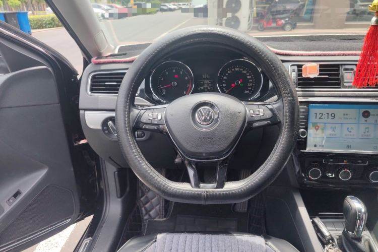 Used Volkswagen Sagitar 2017 1.6L Automatic Comfort Model Steering Wheel