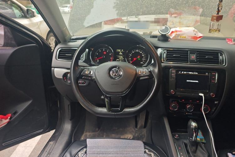 Used Volkswagen Sagitar 2017 1.6L Automatic Comfort Model Steering Wheel