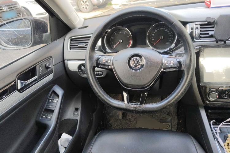 Used Volkswagen Sagitar 2017 1.6L Automatic Comfort Model Steering Wheel
