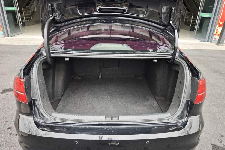 Used Volkswagen Sagitar 2017 1.6L Automatic Comfort Model Trunk