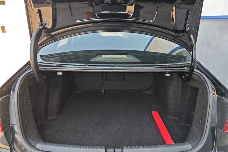 Used Volkswagen Sagitar 2017 1.6L Automatic Comfort Model Trunk