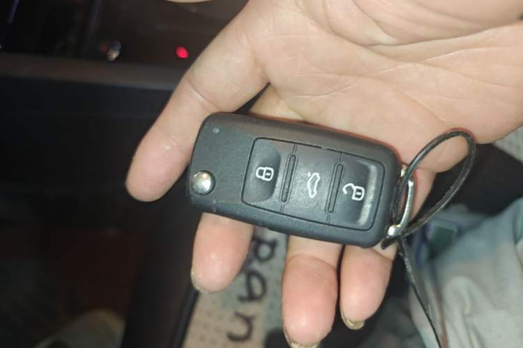 Used Volkswagen Sagitar 2017 230TSI Automatic Comfort Version Vehicle Key