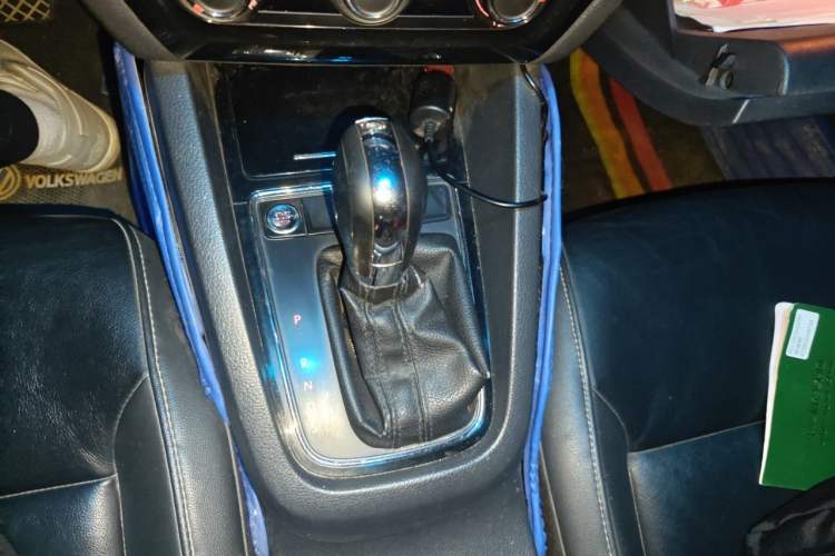 Used Volkswagen Sagitar 2017 1.6L Automatic Comfort Model Gear Lever
