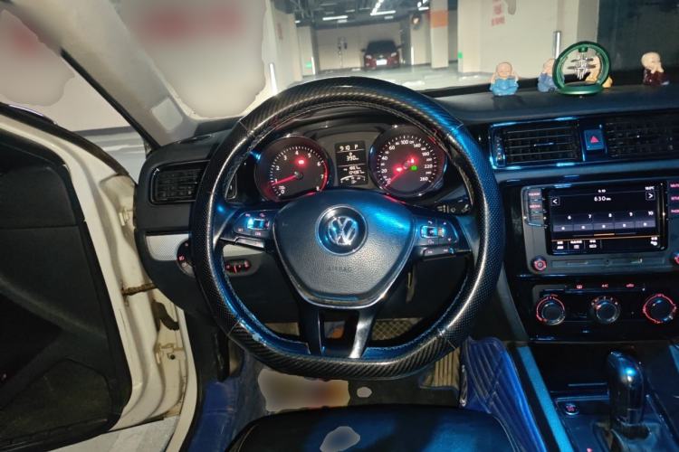 Used Volkswagen Sagitar 2017 1.6L Automatic Comfort Model Steering Wheel