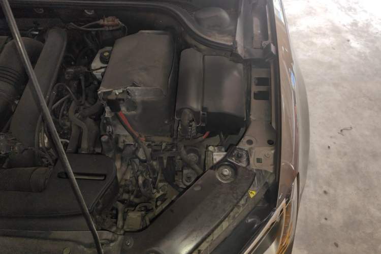 Used Volkswagen Sagitar 2017 230TSI Automatic Luxury Edition Engine Bay Left