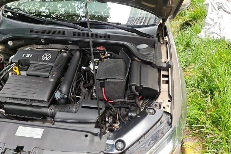 Used Volkswagen Sagitar 2017 230TSI Automatic Comfort Version Engine Bay Left