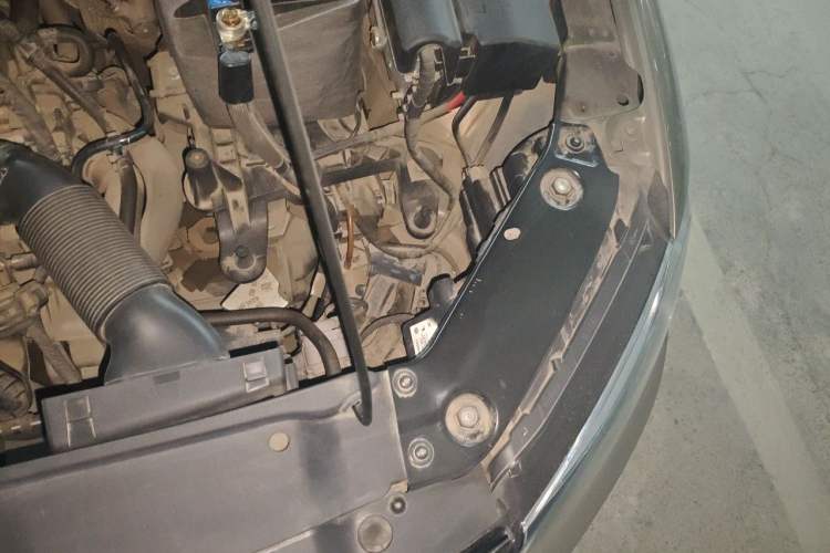Used Volkswagen Sagitar 2017 1.6L Manual Comfort Model Engine Bay Left