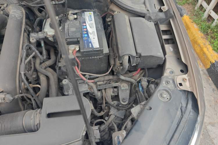 Used Volkswagen Sagitar 2017 230TSI Automatic Comfort Version Engine Bay Left