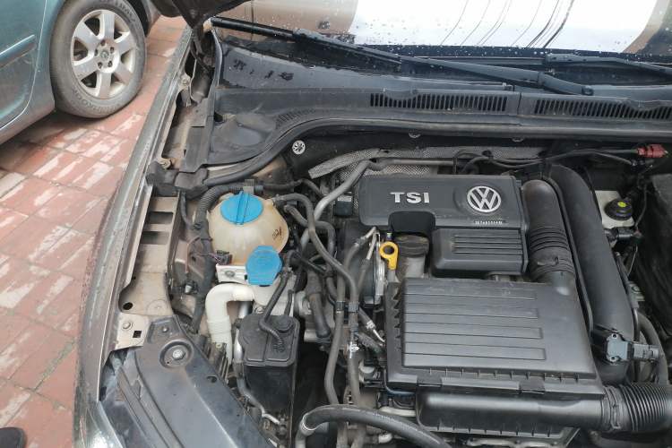 Used Volkswagen Sagitar 2017 180TSI Automatic Leading Model Engine Bay Right