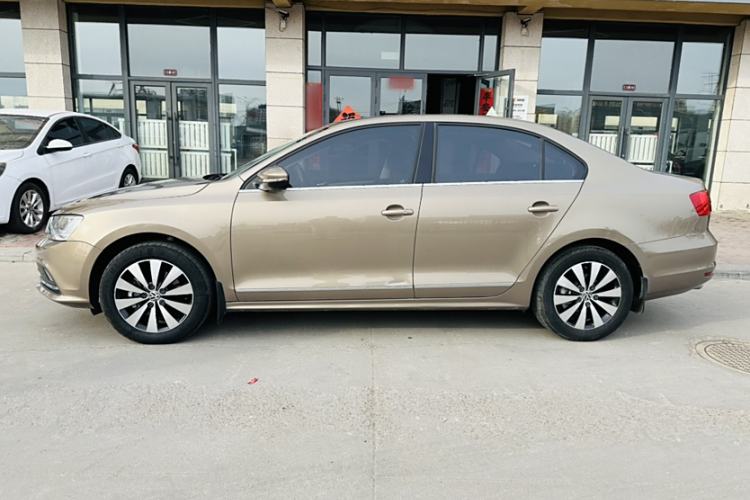 Used Volkswagen Sagitar 2017 230TSI Automatic Comfort Version Exterior 3