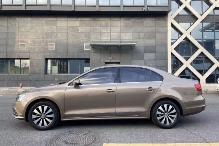 Used Volkswagen Sagitar 2017 1.6L Automatic Comfort Model Exterior 4