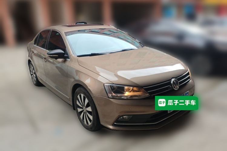 Used Volkswagen Sagitar 2017 230TSI Automatic Comfort Version Front Right 45 Deg