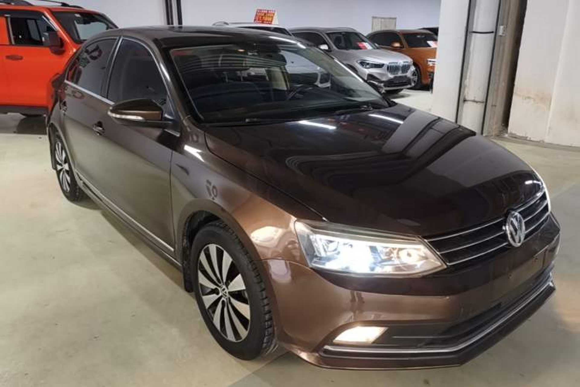 Used Volkswagen Sagitar 2017 230TSI Automatic Comfort Version Front Right 45 Deg