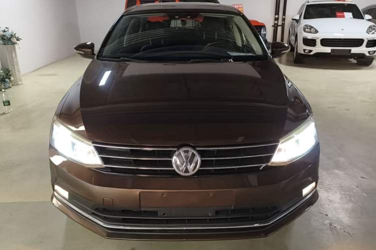 Used Volkswagen Sagitar 2017 230TSI Automatic Comfort Version Front