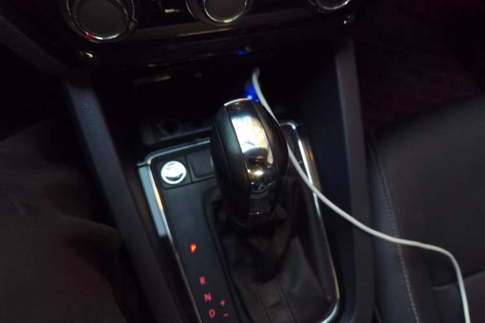 Used Volkswagen Sagitar 2017 1.6L Automatic Comfort Model Gear Lever