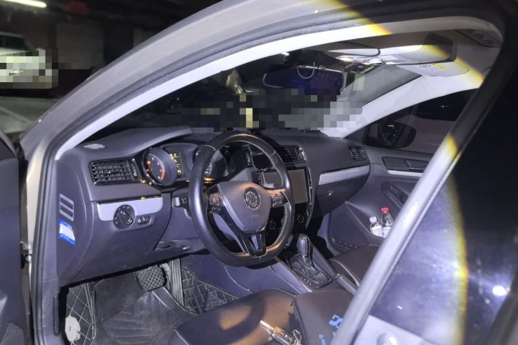 Used Volkswagen Sagitar 2017 1.6L Automatic Comfort Model Headliner