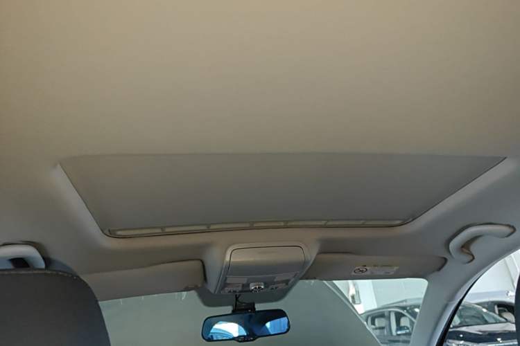 Used Volkswagen Sagitar 2017 1.6L Automatic Comfort Model Headliner