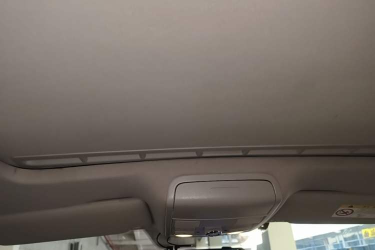 Used Volkswagen Sagitar 2017 230TSI Automatic Comfort Version Headliner