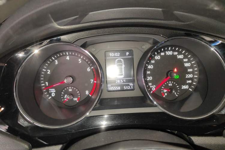 Used Volkswagen Sagitar 2017 230TSI Automatic Luxury Edition Instrument Cluster