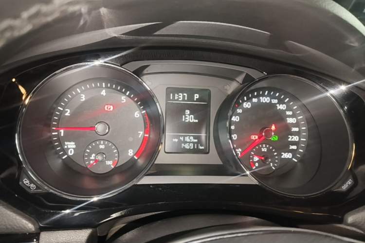 Used Volkswagen Sagitar 2017 230TSI Automatic Comfort Version Instrument Cluster