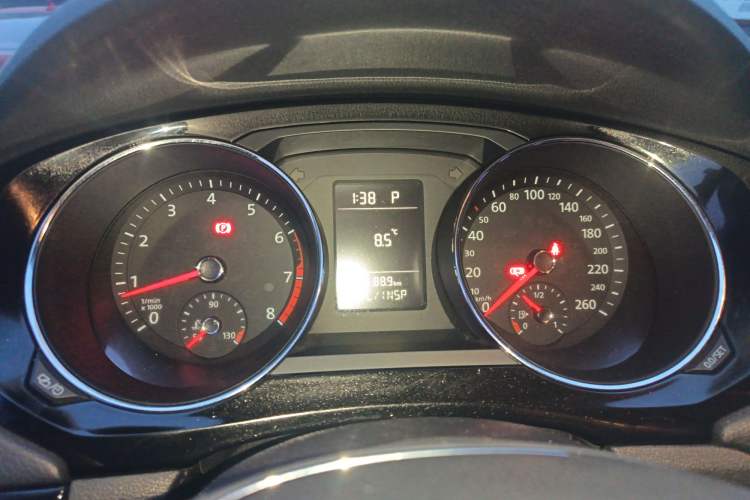 Used Volkswagen Sagitar 2017 230TSI Automatic Comfort Version Instrument Cluster
