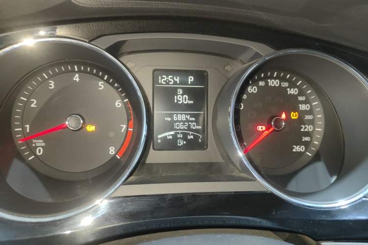 Used Volkswagen Sagitar 2017 1.6L Automatic Comfort Model Instrument Cluster